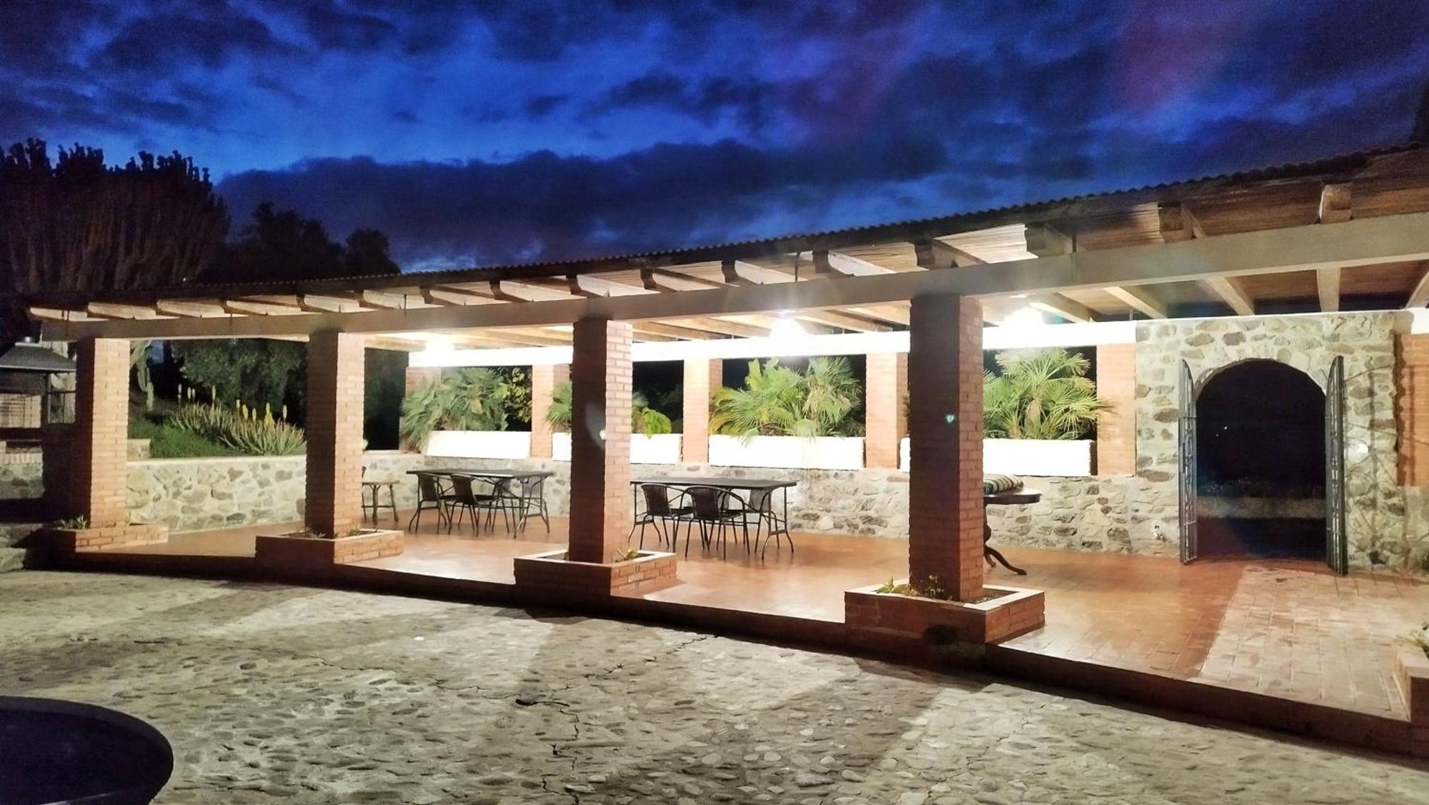 Cortijo De La Luna La Casita Velilla-Taramay ภายนอก รูปภาพ